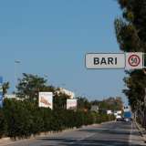 Via Napoli alla fine si perde nel passaggio che porta alla tangenziale di cui diverr� solo una complanare. Il nostro viaggio su questa strada storica, industriale, veloce e desolata finisce qui
